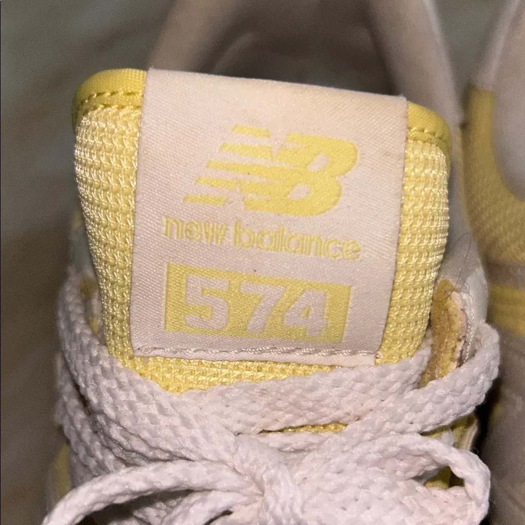 New Balance Womens 574 Suede Sneakers in Lemon Haze Size 9.5 - Image 9