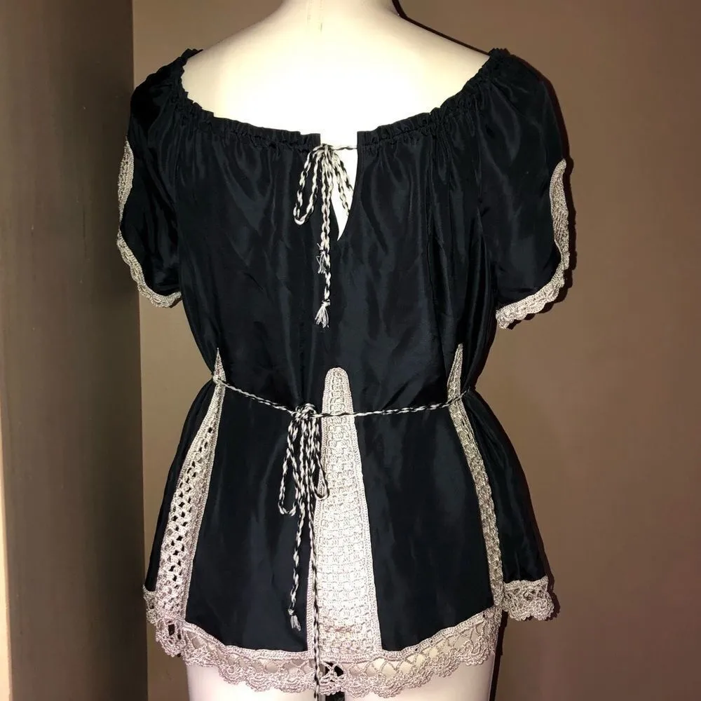 BCBGMAXAZRIA Pheasant Blouse 100% silk - Image 3