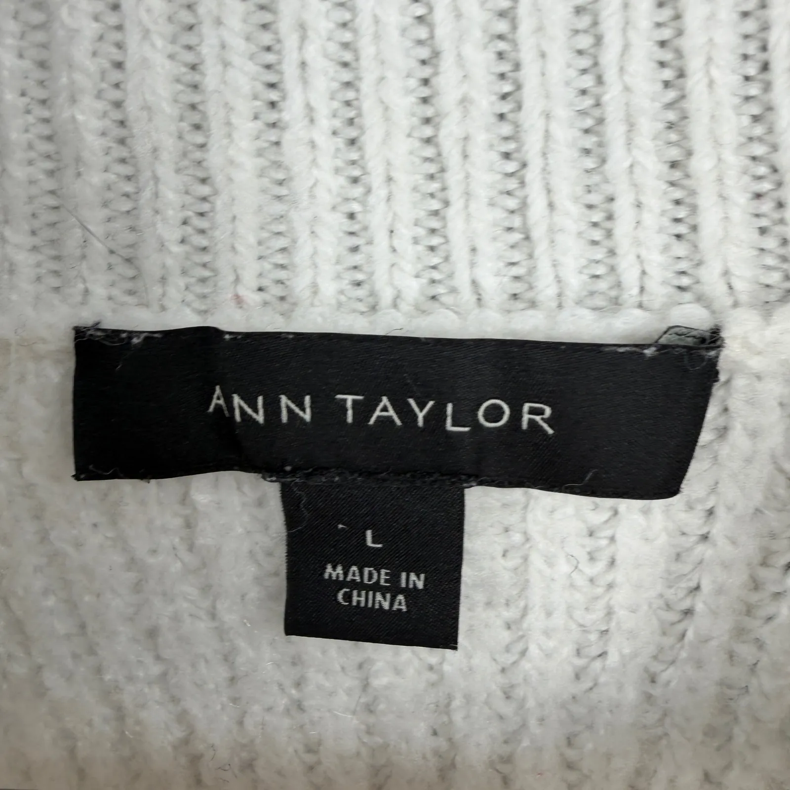 Ann Taylor White Ruffle Knit Sweater Size Large Pullover Long Sleeve Soft - Image 5