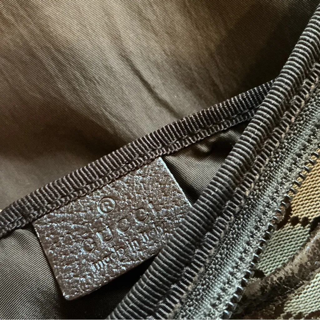 Authentic Gucci supreme diaper bag - Image 12