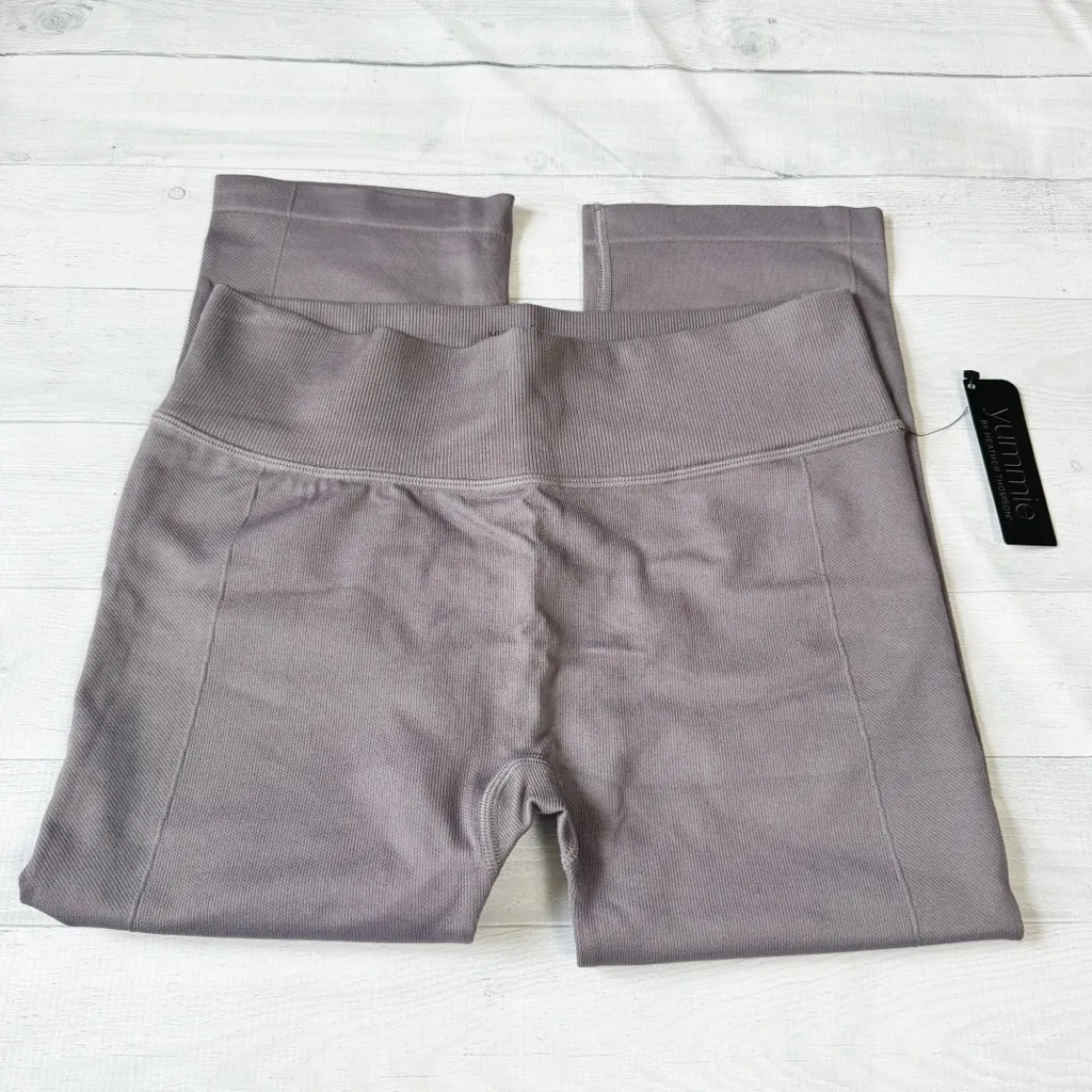 Yummie Gabby Capri Leggings in Shark Gray Size L - Image 3