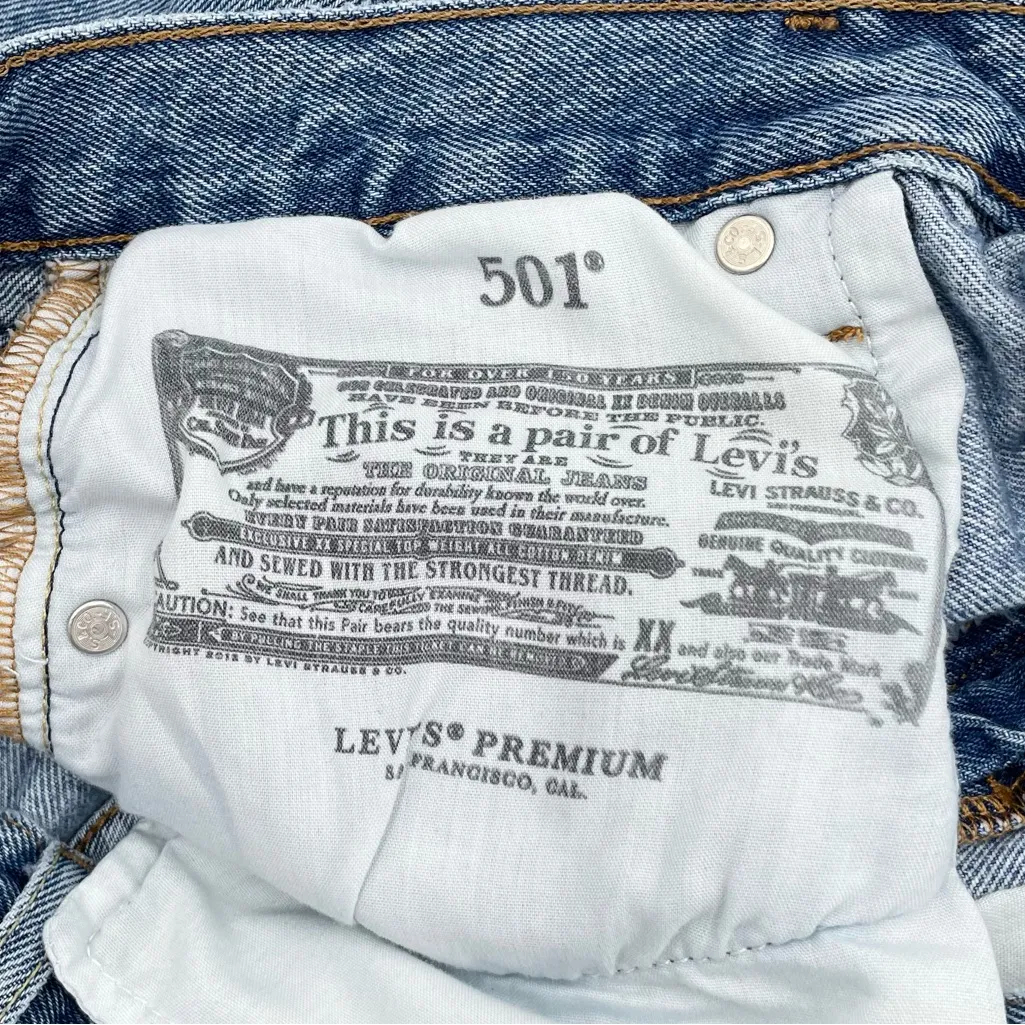 Levi's Premium 501 90s Cutoff Mid Thigh Jean Shorts Women's Size 28 Medium Wash - Image 6