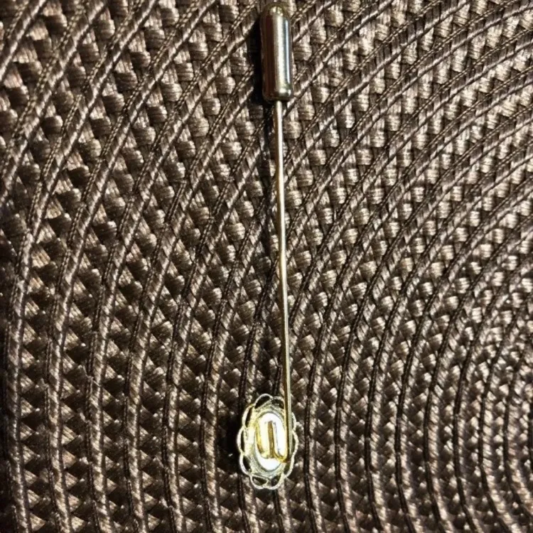 Vintage dainty stick lapel pin brooch coral white marble gold tone filigree Avon Pink - Image 4