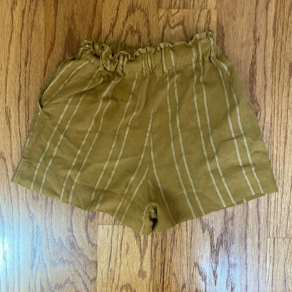 Urban Outfitters Paper Bag Shorts. Size XS. NWOT - Image 8