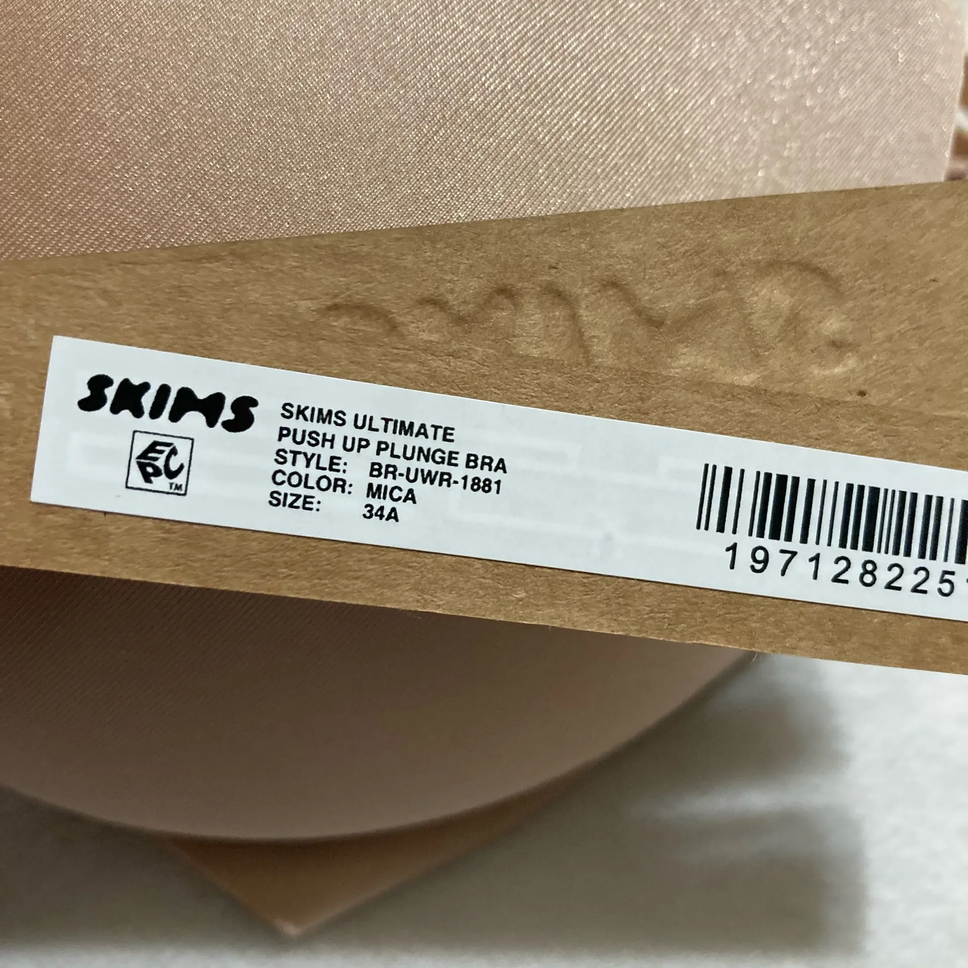 SKIMS Ultimate Push-Up Bra 34A - Image 4