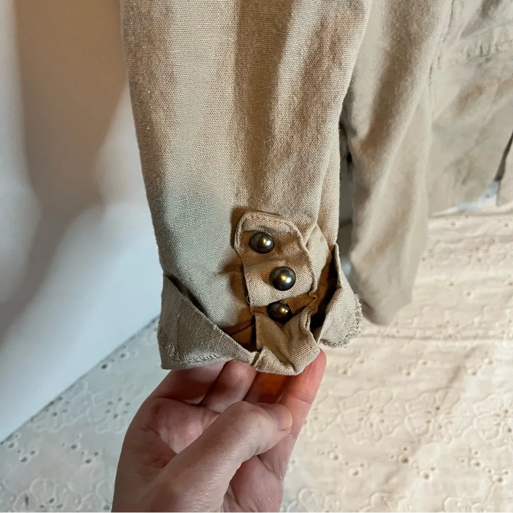 Vanity Tan Blazer with Notched Lapel and Cropped Fit Size M - Image 4