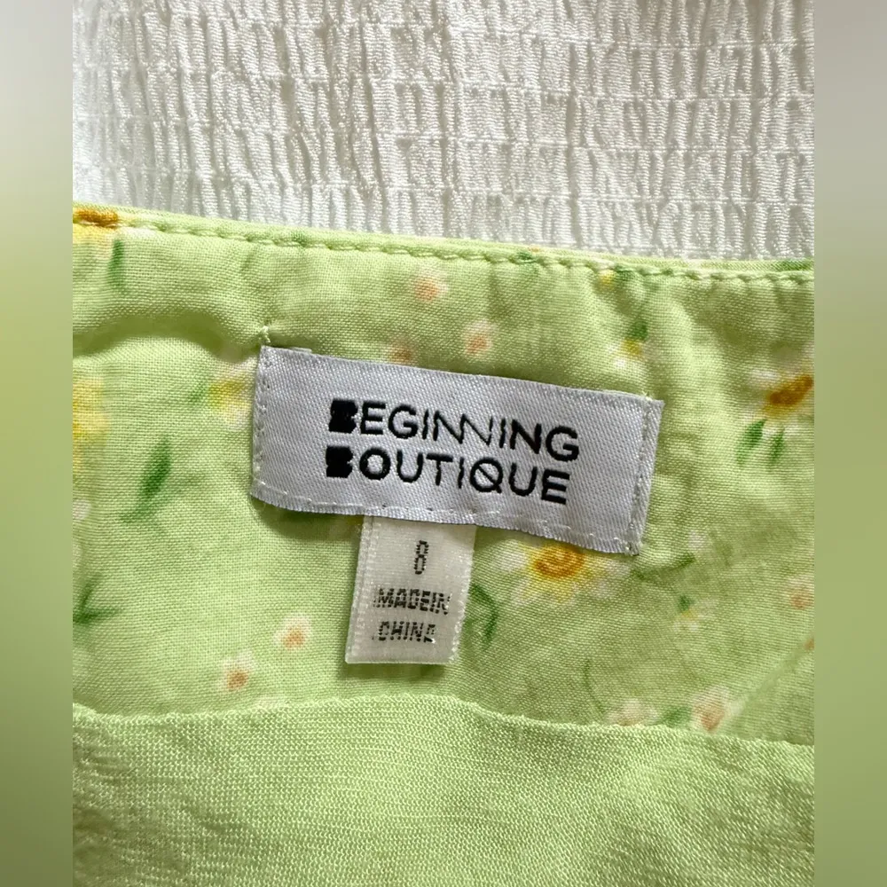 Beginning Boutique Green & Yellow Floral Mini Skirt Flowers Zip Side Size 8 - Image 5