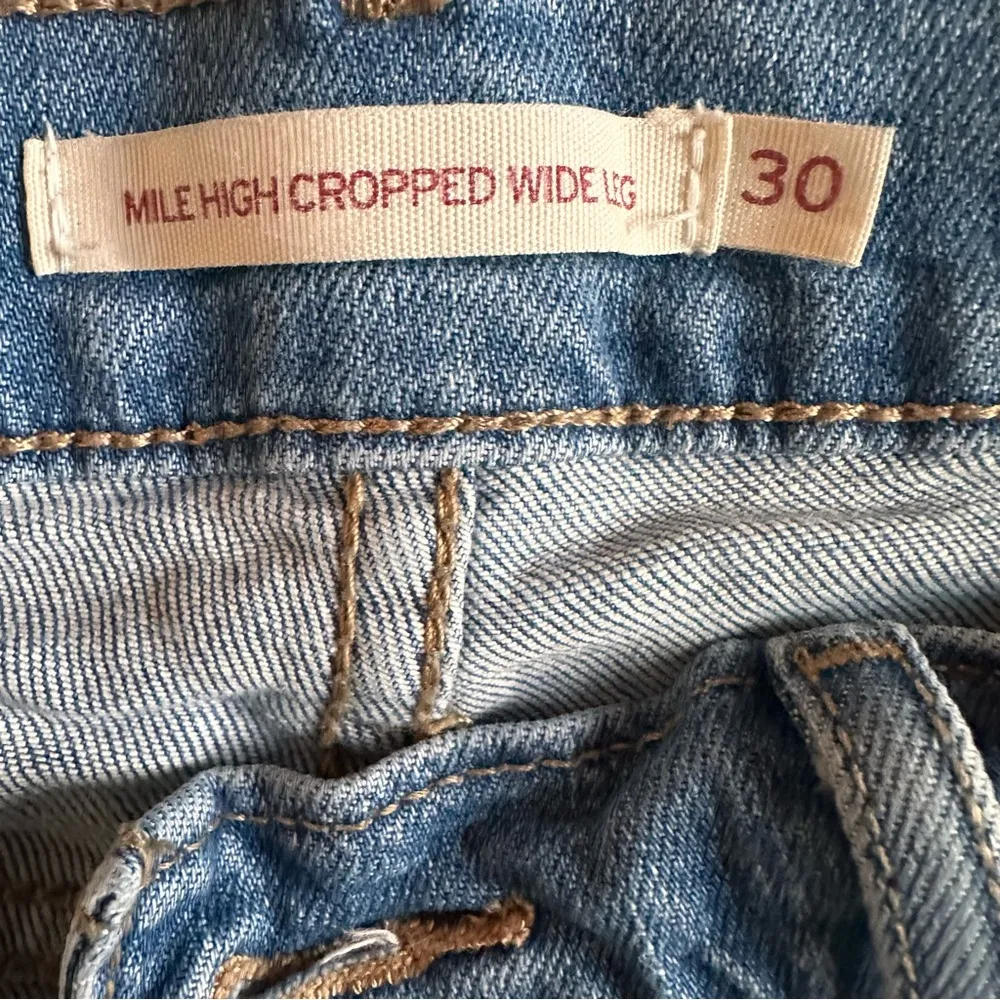 Levi’s Mile High Cropped Wide Leg Jeans Women’s Size 30 High Rise Button-Fly - Image 7