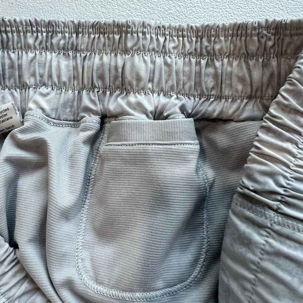 Lululemon  Hotty Hot Short Low Rise *2.5" Mini Tropical Shadow Starlight Size 6 - Image 7