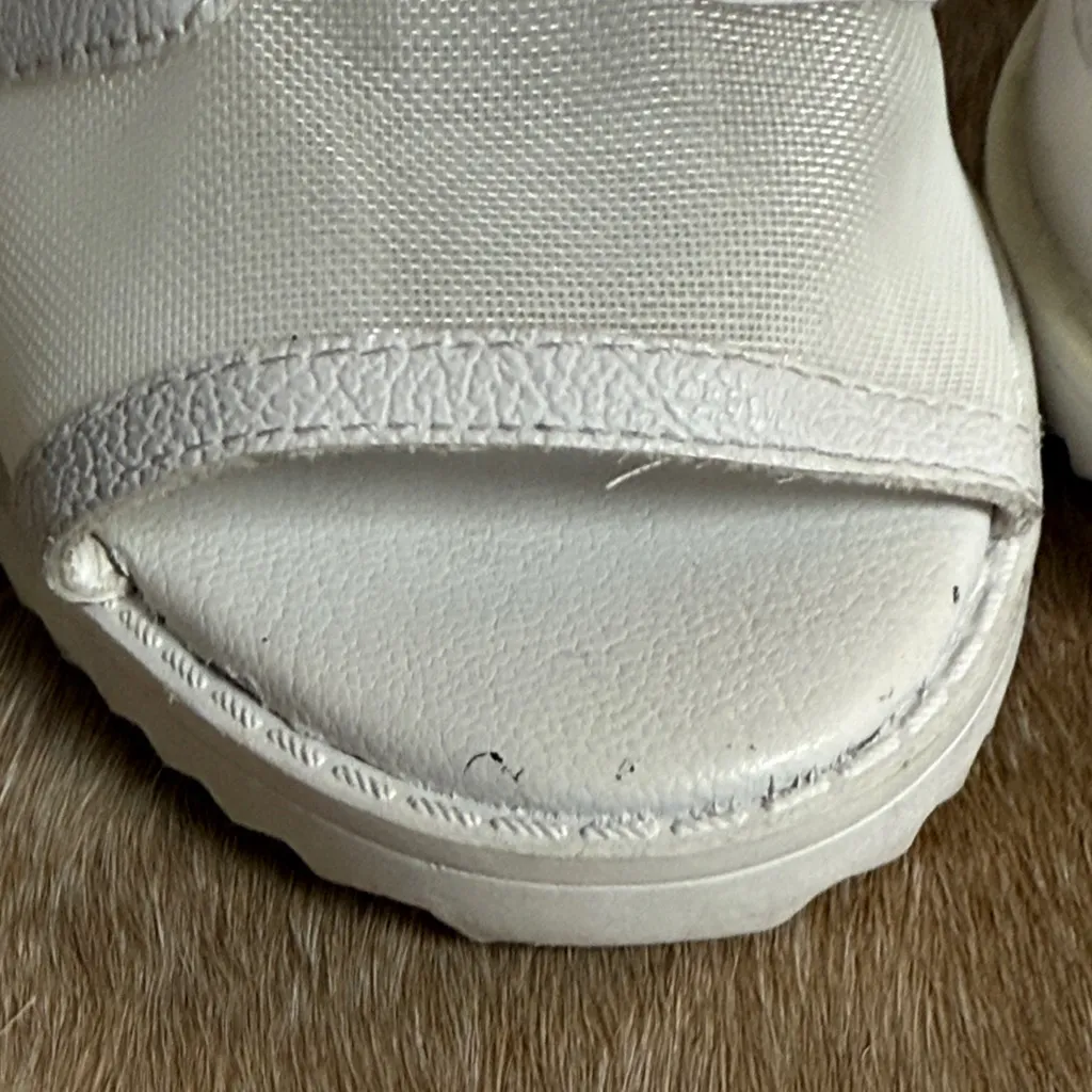 Karl Lagerfeld Paris Women's White Blayze Lug Sole Peep Toe Bootie Size 5 B77 - Image 6