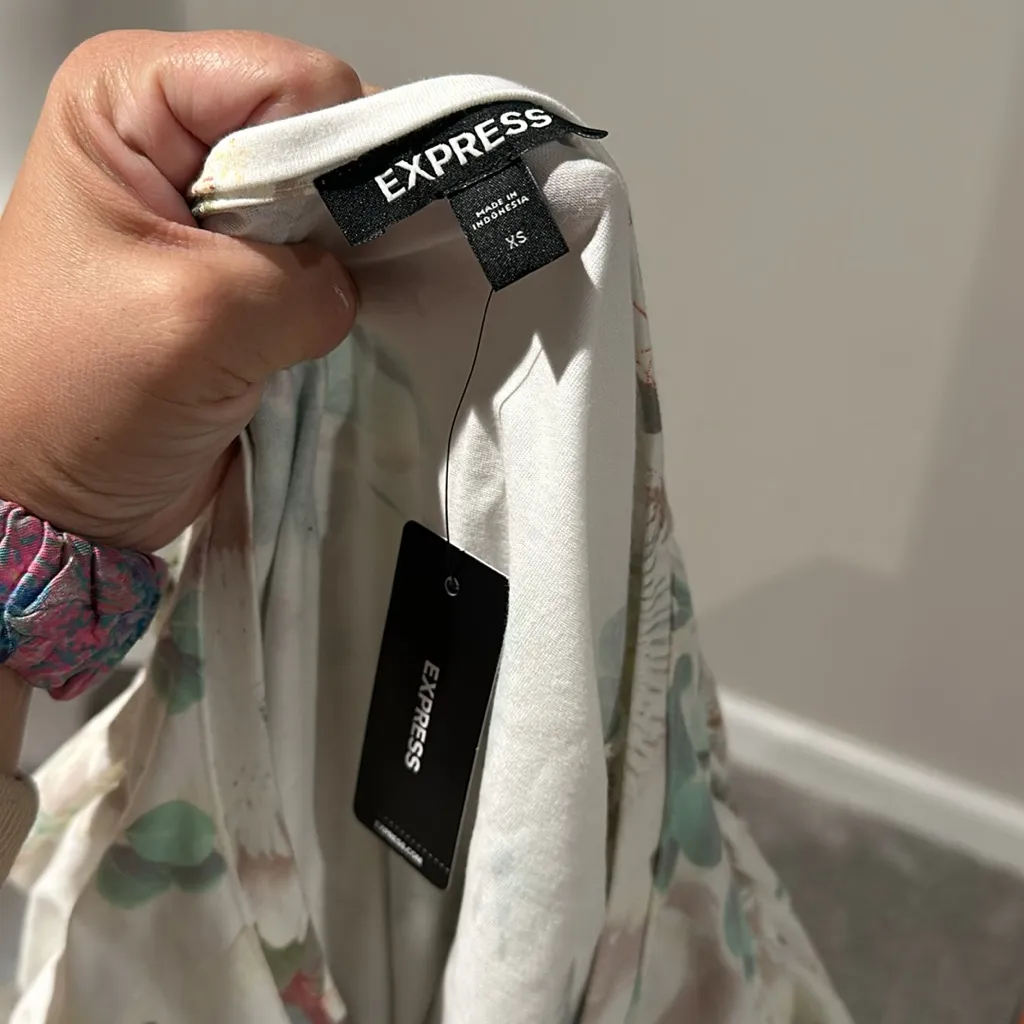 NWT Express White floral puff‎ sleeve shirt size XS - Image 3