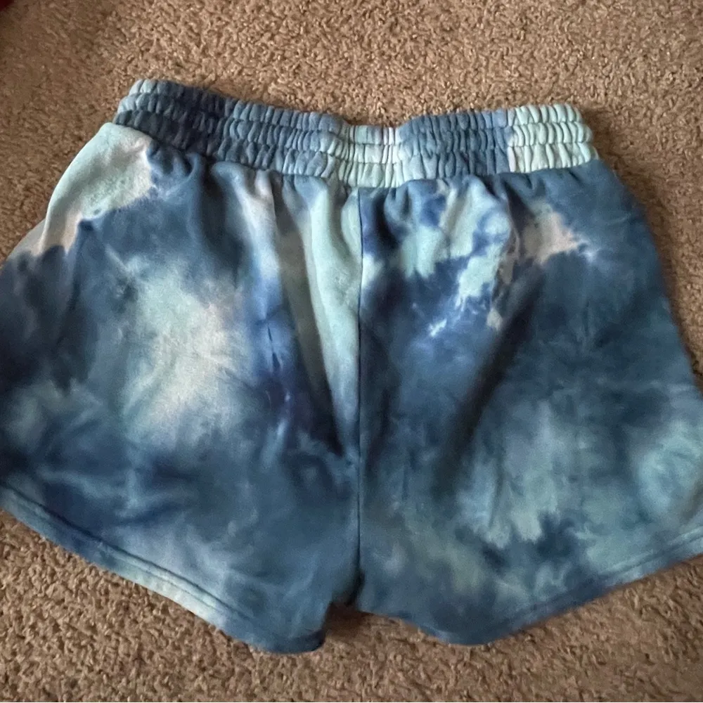 Women’s Tie dye blue and white fleece shorts with elastic waist drawstring Multiple Size M - Image 2