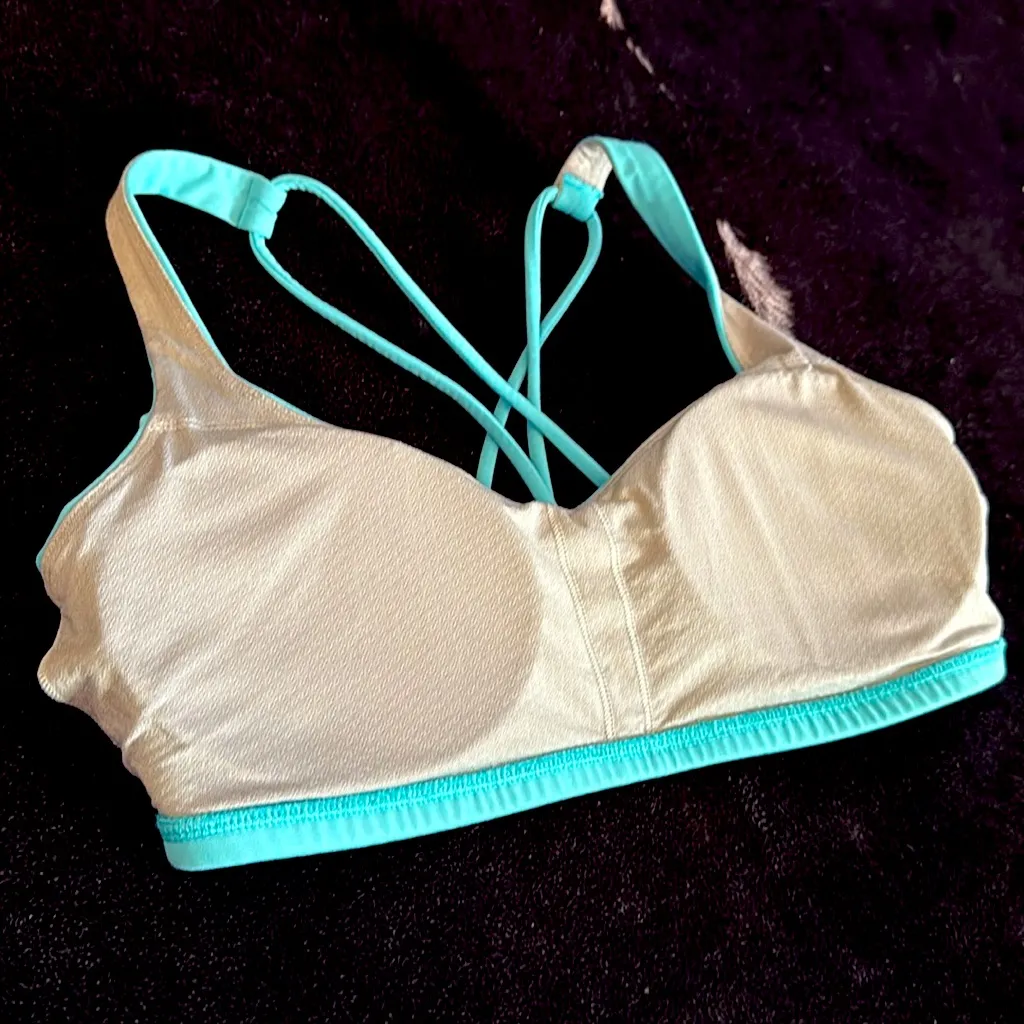 Lululemon 🩵 Crisscross Strap•Padded Bra Inserts•Size:8🩵 - Image 4