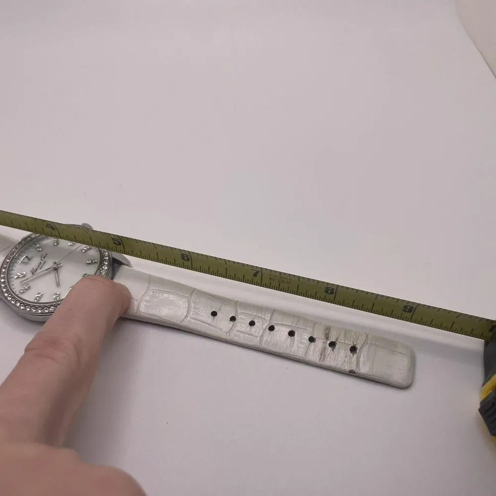 Working Kenneth Cole Women’s Watch KC2764 Band / Silver Tone/Crystal Bezel - Image 7