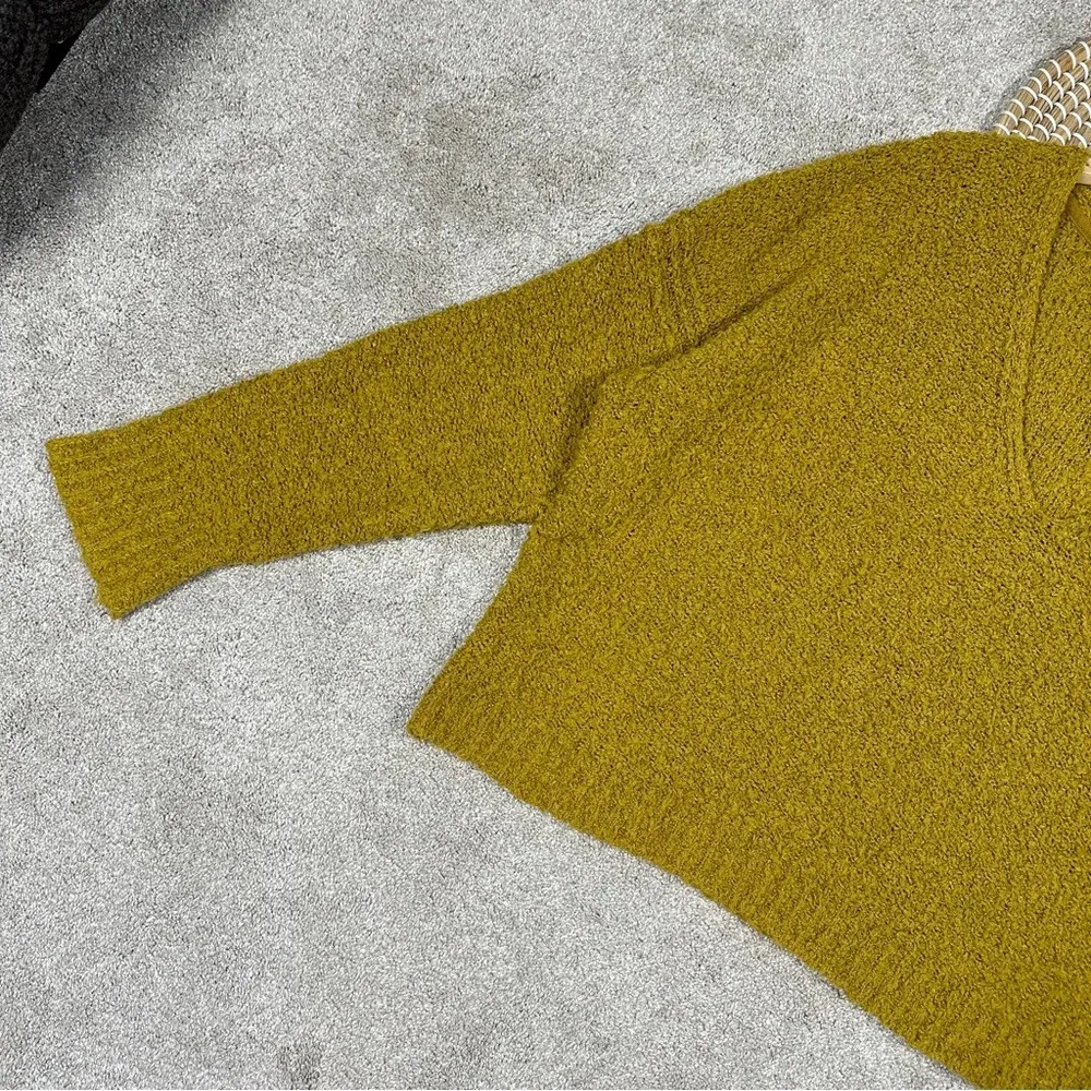 Free People Finders Keepers Sweater Boucle Knit V-Neck Slouchy Boho Moss Green M - Image 6