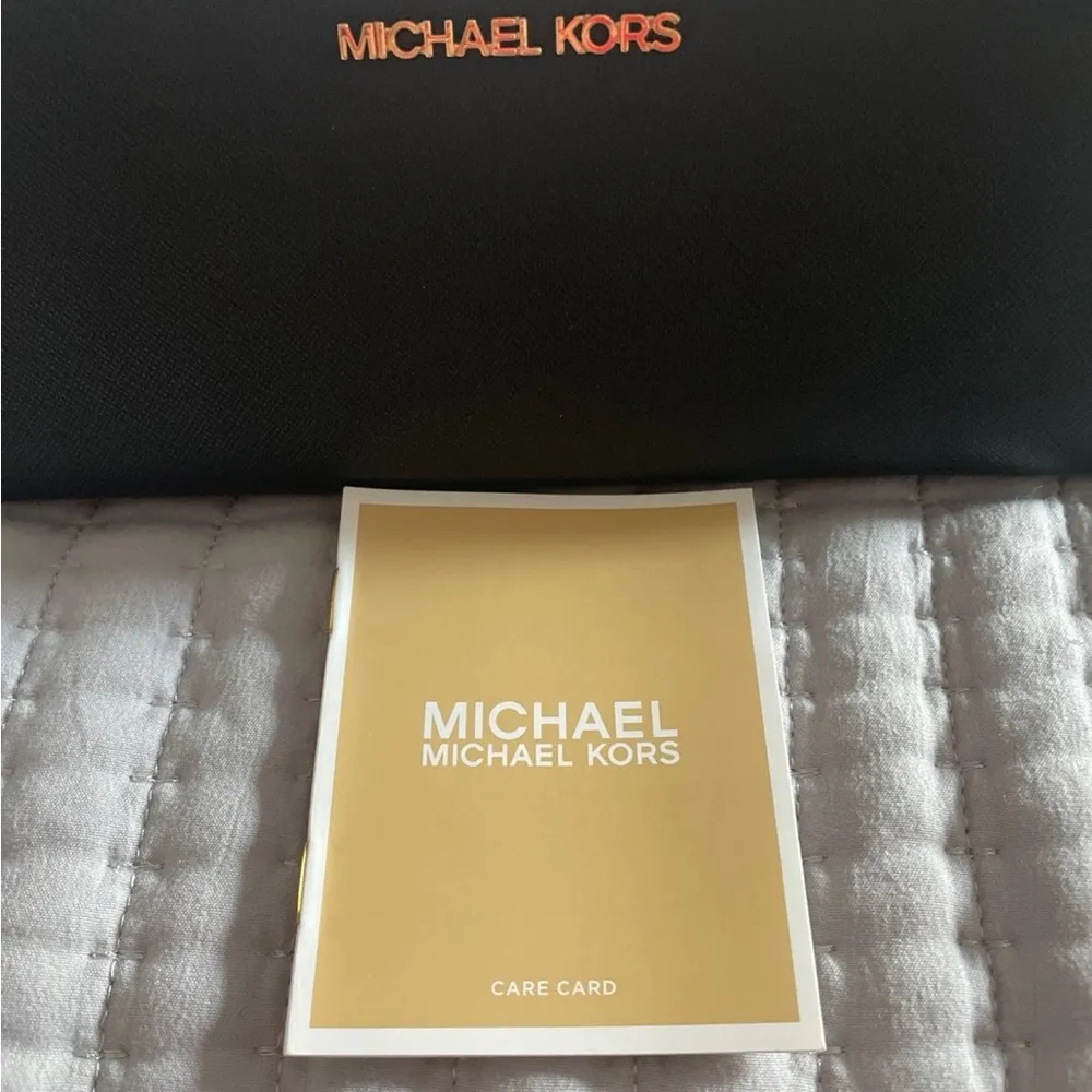 New Michael Kors Wallet Jet Set Travel Large Saffiano Leather Quarter-Zip Wallet - Image 5