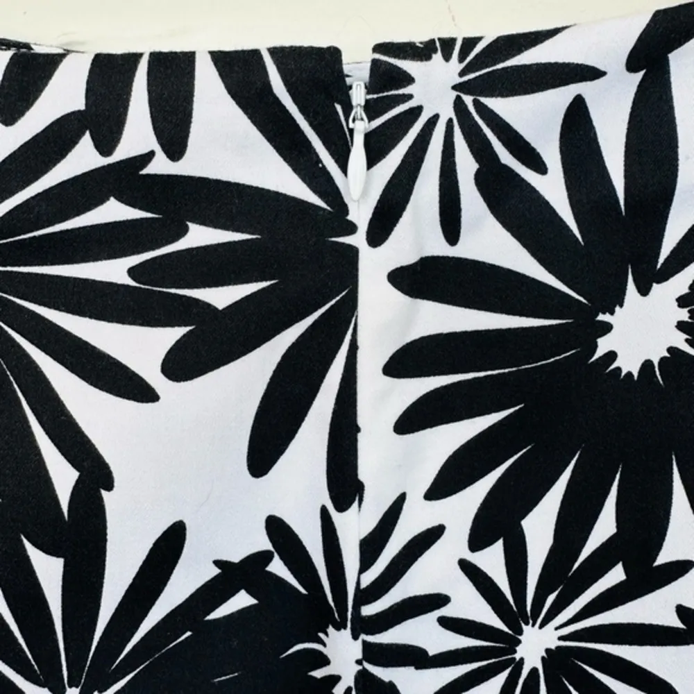 I.e. VTG Black & White Floral 100% Cotton Skirt Soft‎ See Photos Has A Snag. New Size 14 - Image 3