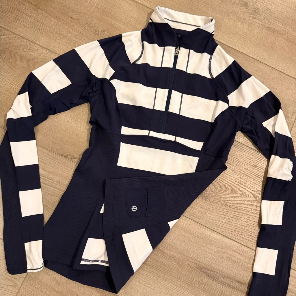 Lululemon  Switch Back 1/2 Zip Stripe Pullover - size 8 - Image 2