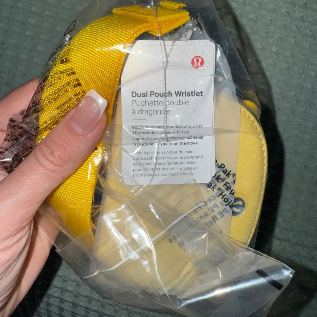 Lululemon Dual Pouch Wristlet Maize Yellow/Lemon Wash NWT - Image 3