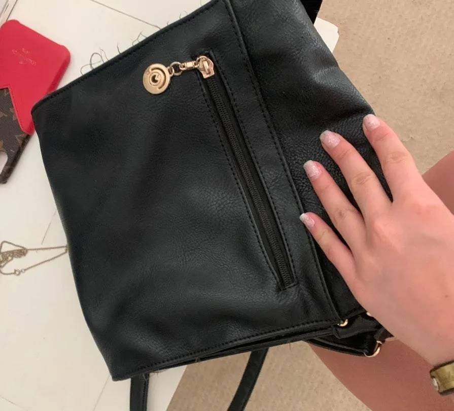 Michael Kors MK Crossbody! - Image 5