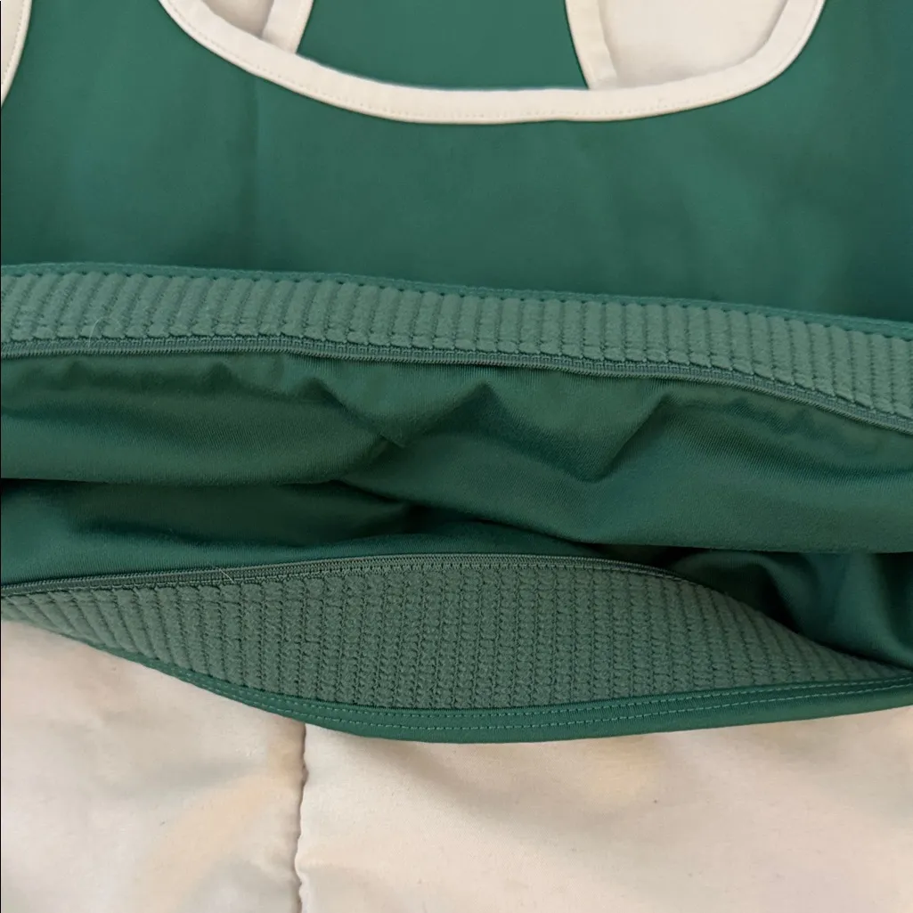 Girlfriend Collective Green Racerback Sports Bra with White Trim Size Small - Image 4