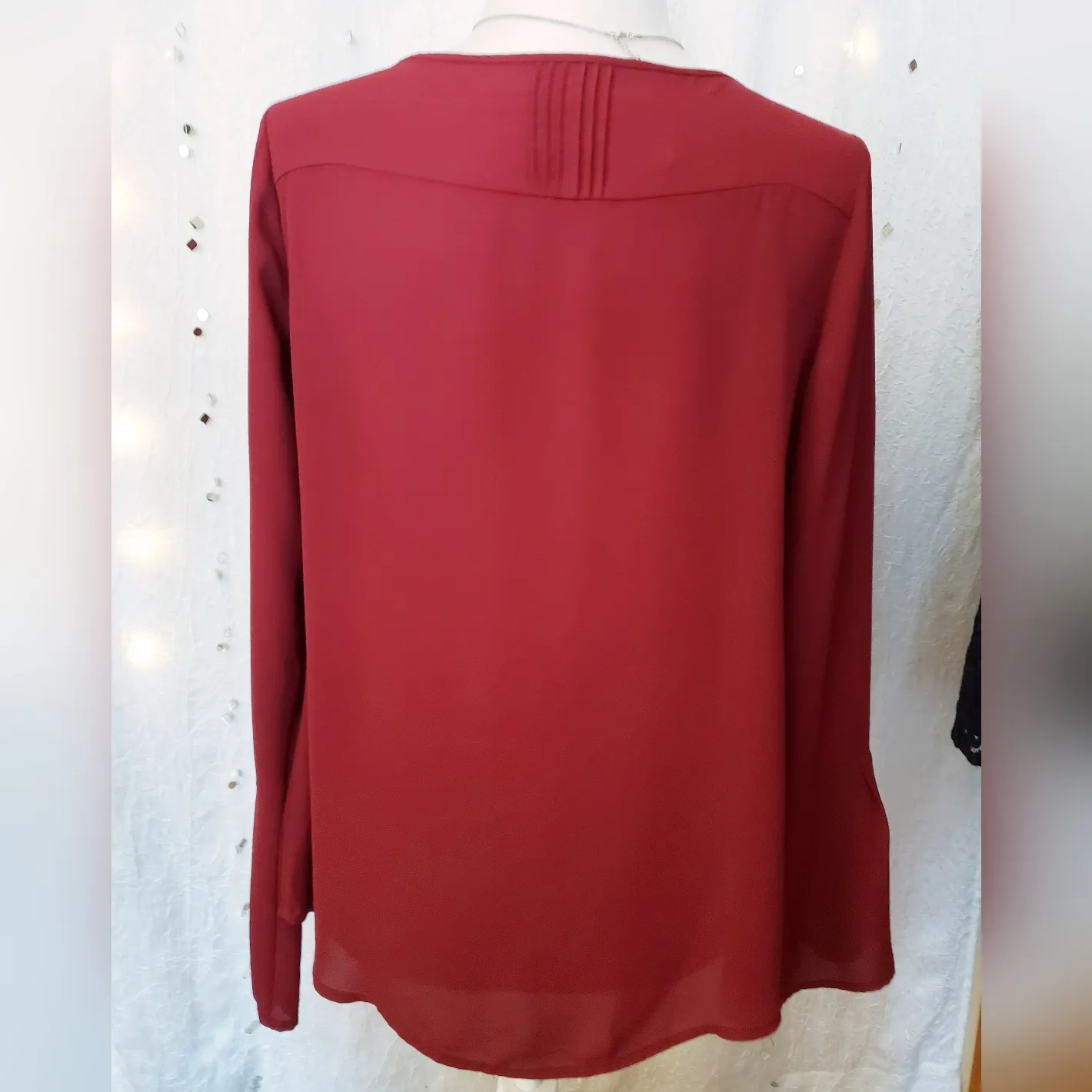 White house black market blouse size 6 - Image 2