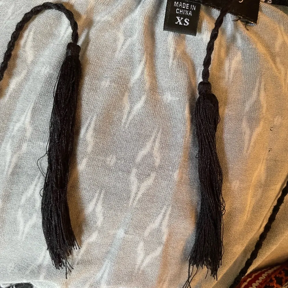 Sanctuary Boho Black and White Geometric Patterned Blouse - Image 5