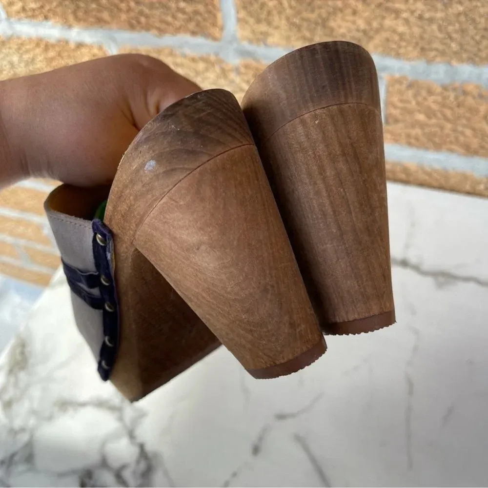 Sanita Distressed Nubuck Clog w/ Velvet
Trim 42/11 Gray - Image 5