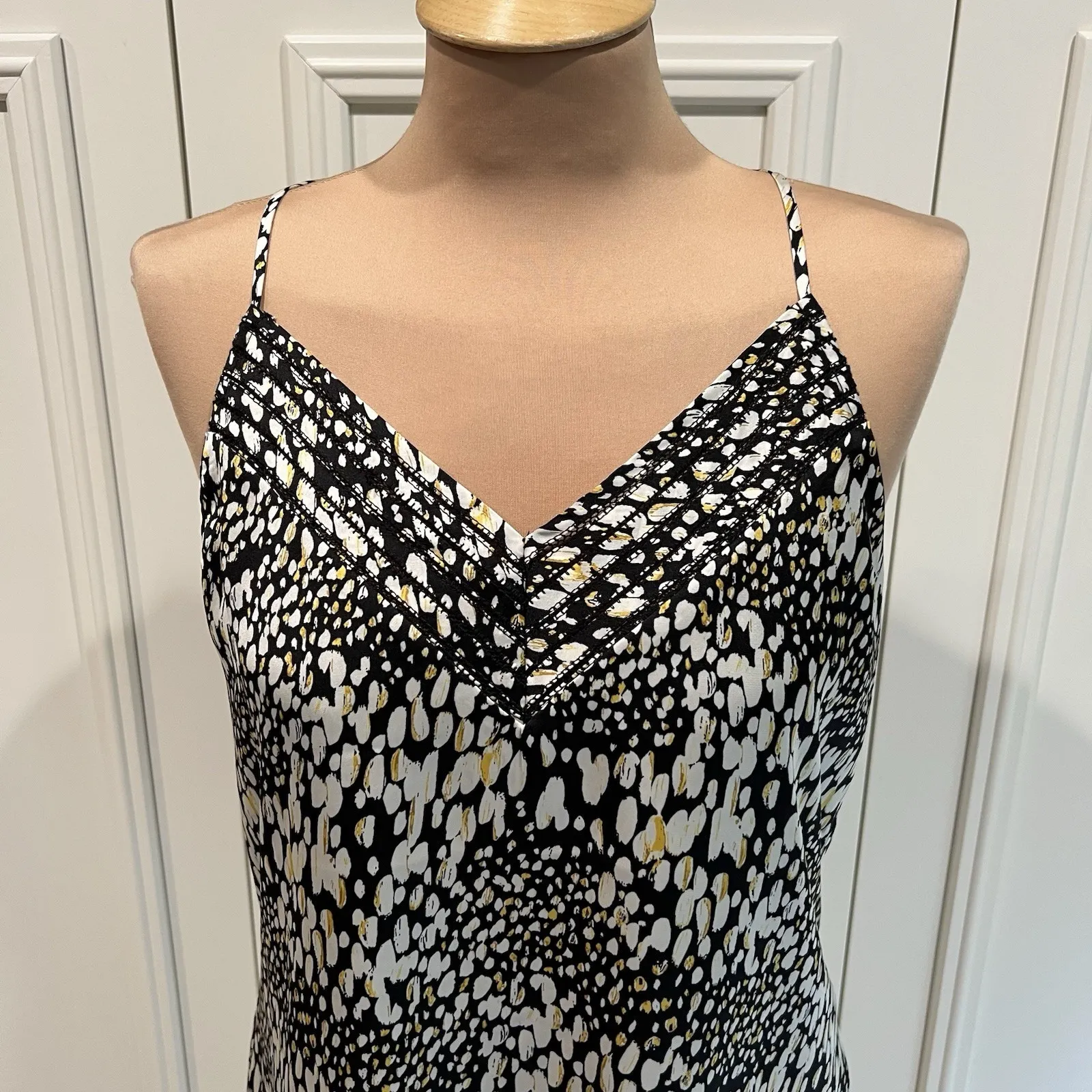 Evereve Roan &‎ Ryan Cora Printed Cami Gold & Black Top Boho Layering - Image 4