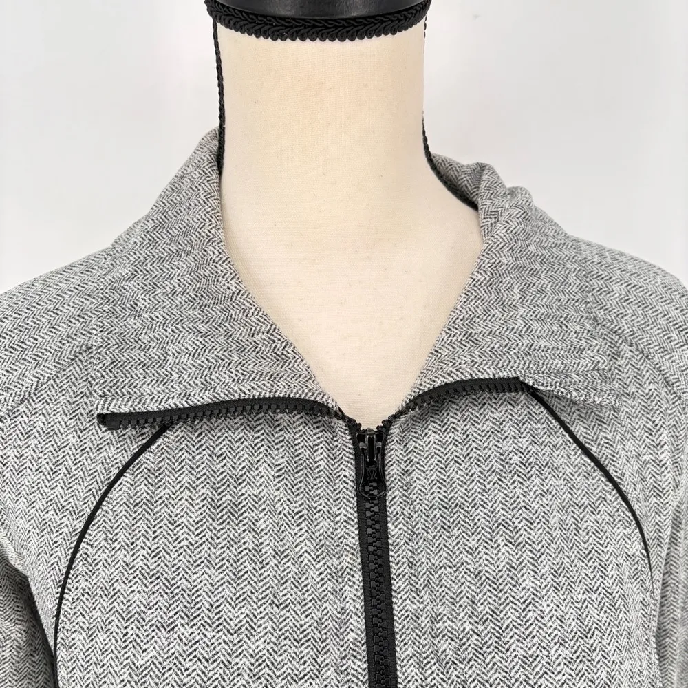 Lululemon Women's Size 8 Herringbone Grey Full Zip Athletic Asana Jacket - Image 6