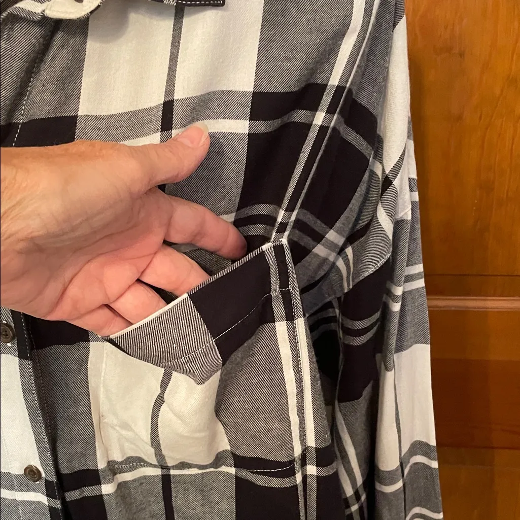🏍️🏍️🏍️BOGOHO 🏍️🏍️🏍️Old Navy Black and White Checkered Shirt-XL - Image 6