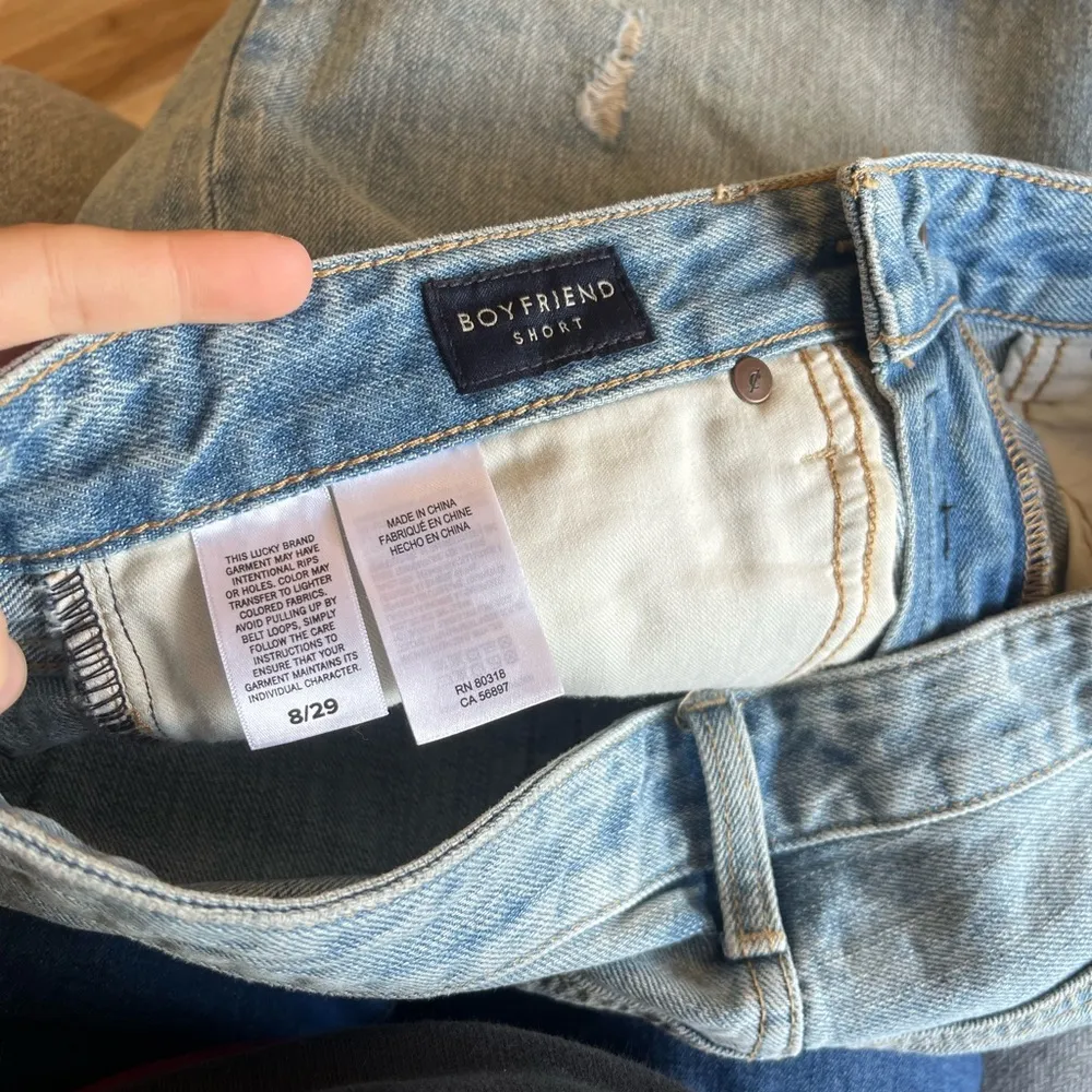 [Lucky Brand] Light Wash Boyfriend Short- Size 8/29 - Image 6