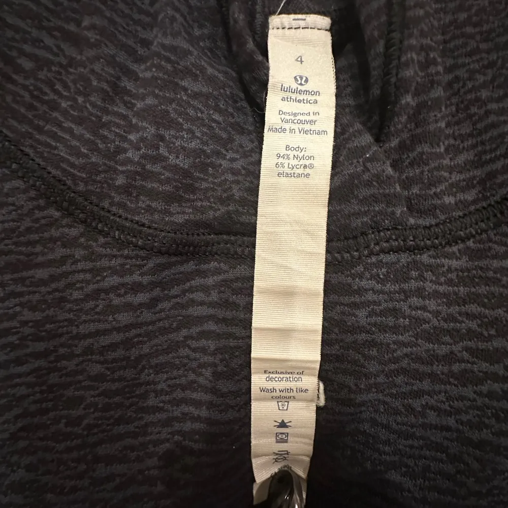 Lululemon Squad Goals Hoodie Size 4 - Image 4