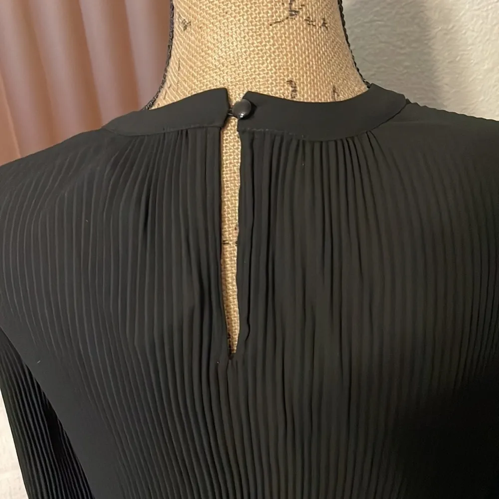 Adrianna Papell Black long sleeved blouse with keyhole button back. NWT. - Image 5