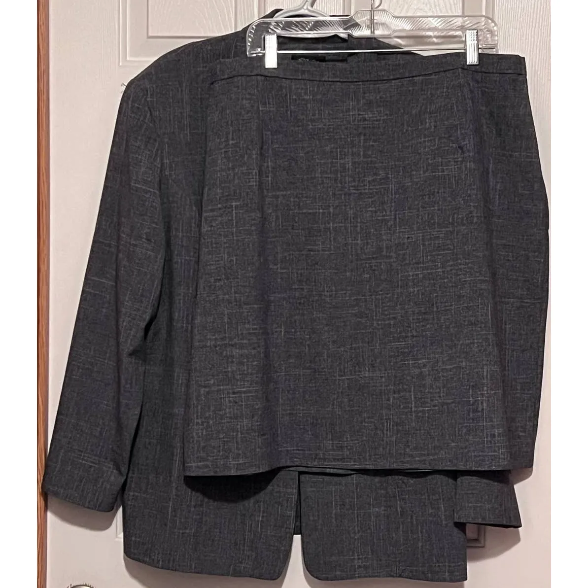 Spago Before Anything Else Women's Gray White‎ Jacket & Skirt Set Size 20W - Image 5