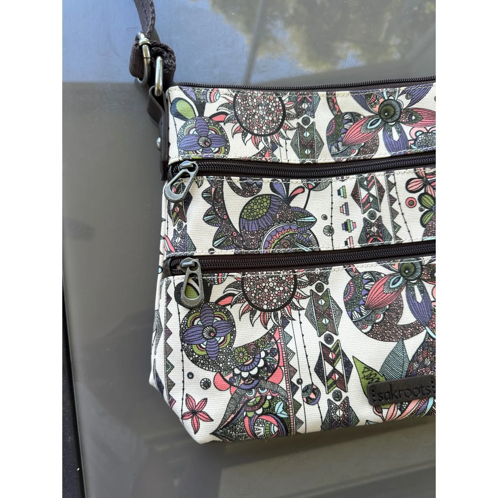 SAKROOTS Women's Navy Spirit‎ Desert 2 Artist Circle ~ Crossbody Bag ~ Vegan EUC - Image 2