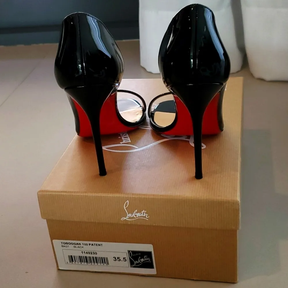 New Christian Louboutin Black Patent Leather Toboggan - Image 4