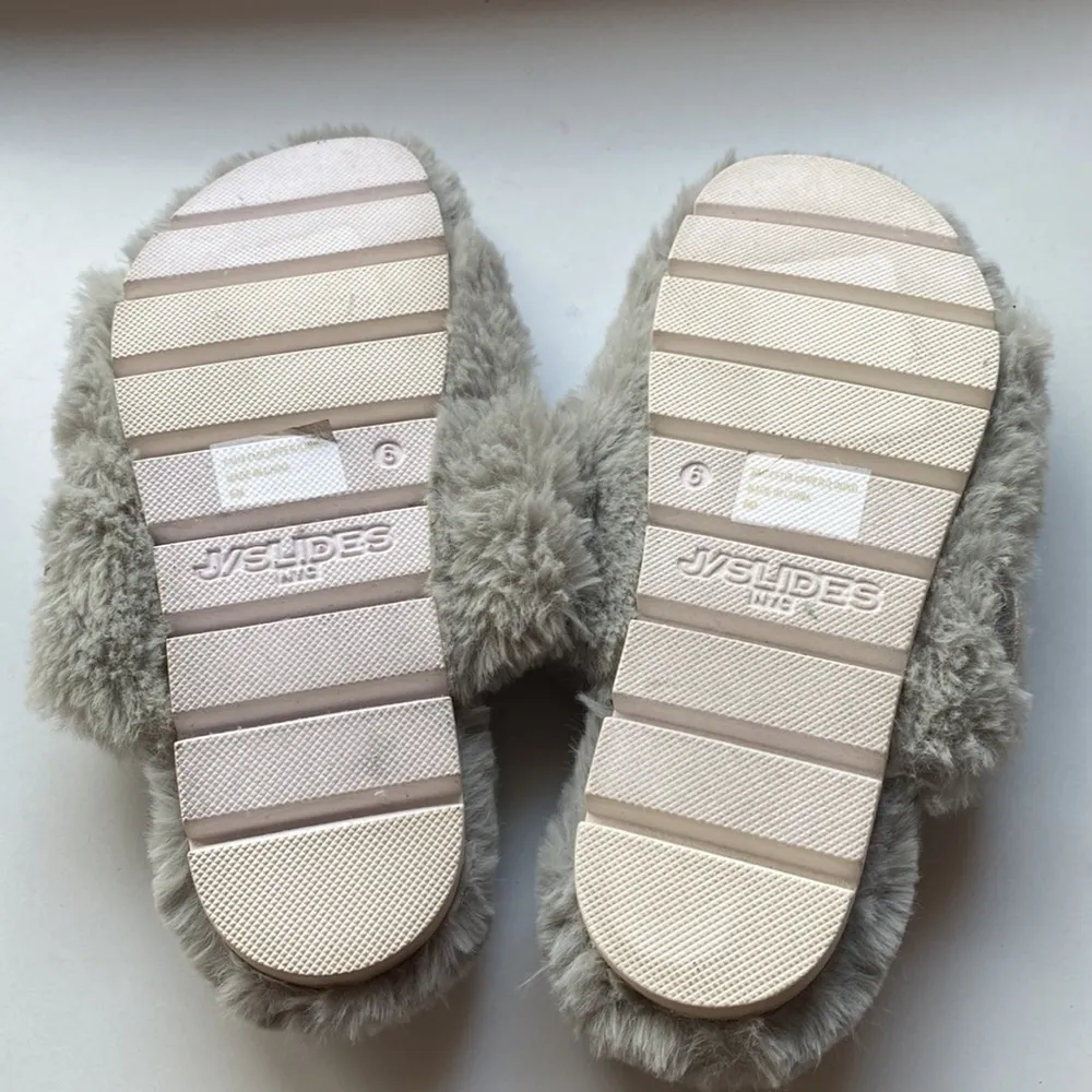 J/Slides BABEE Blue Faux Fur Double Buckle Slippers Slip Ons in Grey Gray Size 6 - Image 3