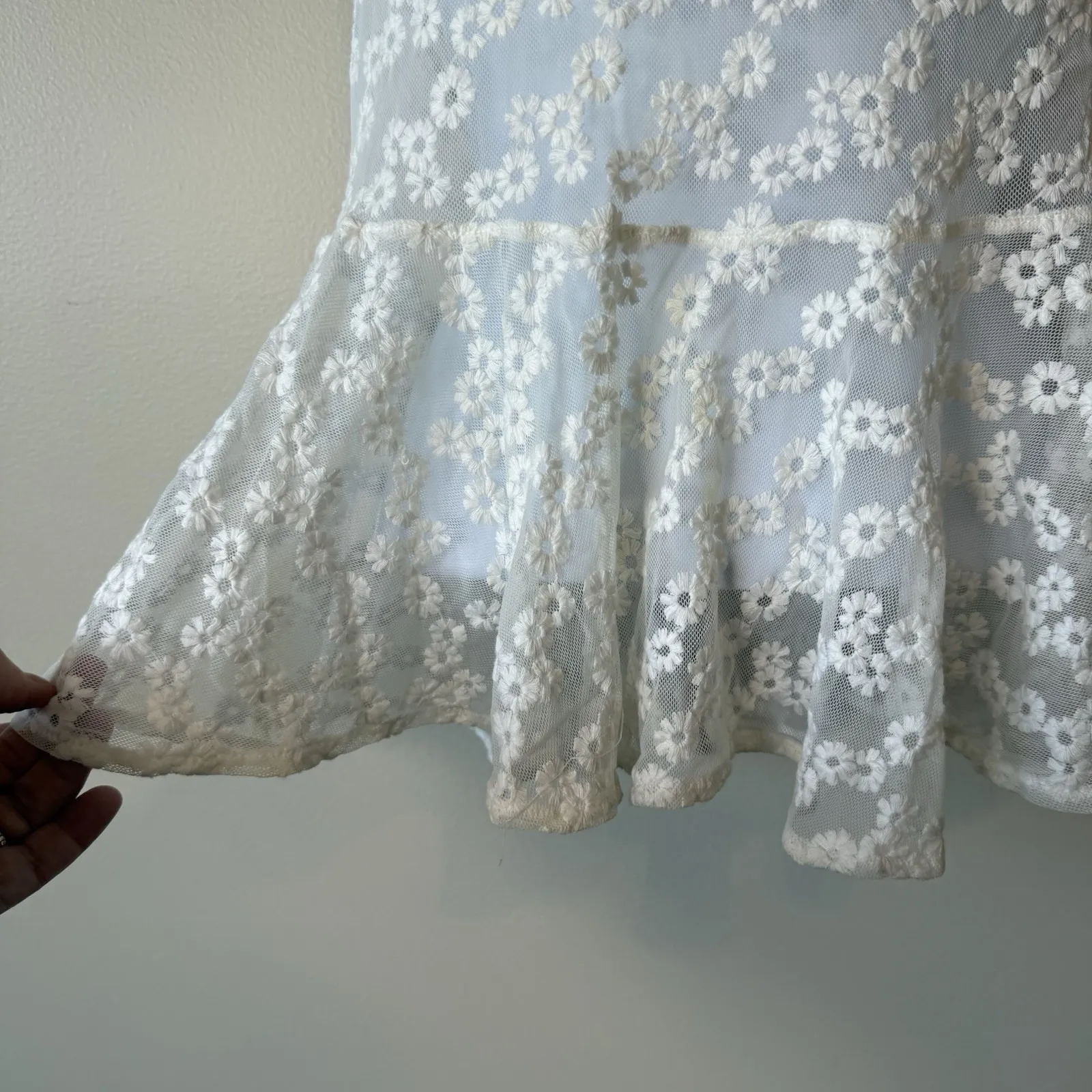 American Eagle Outfitters Women's‎ Lace Peplum Top small Ivory Floral Sheer Blou - Image 5