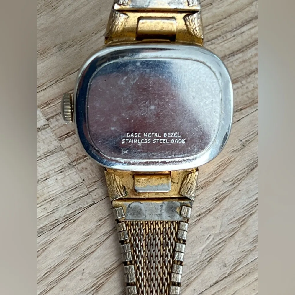 Geneva Ladies Watch Vintage Mechanical Winding Good Tone Dial Bracelet - Image 2