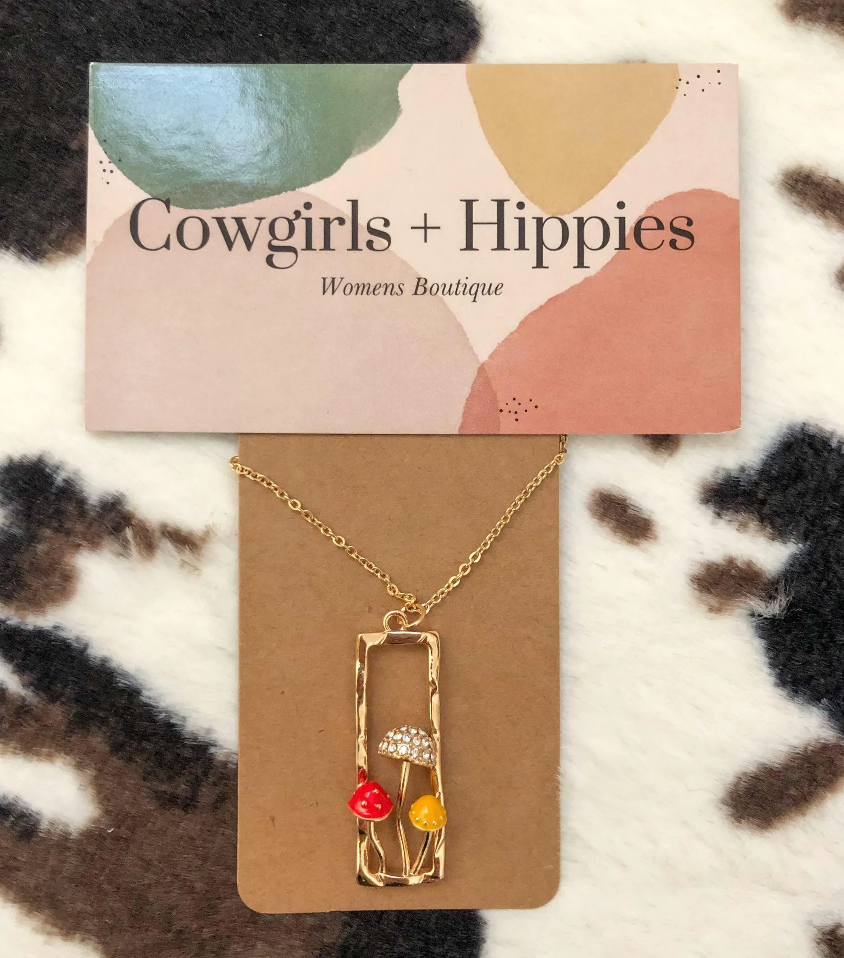 Mushroom Pendant Necklace Gold - Image 3