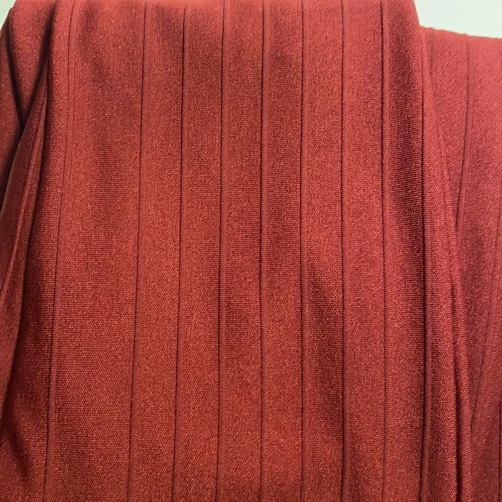 Forever 21 Sleeveless Burgundy Jumpsuit Size Small - Image 13