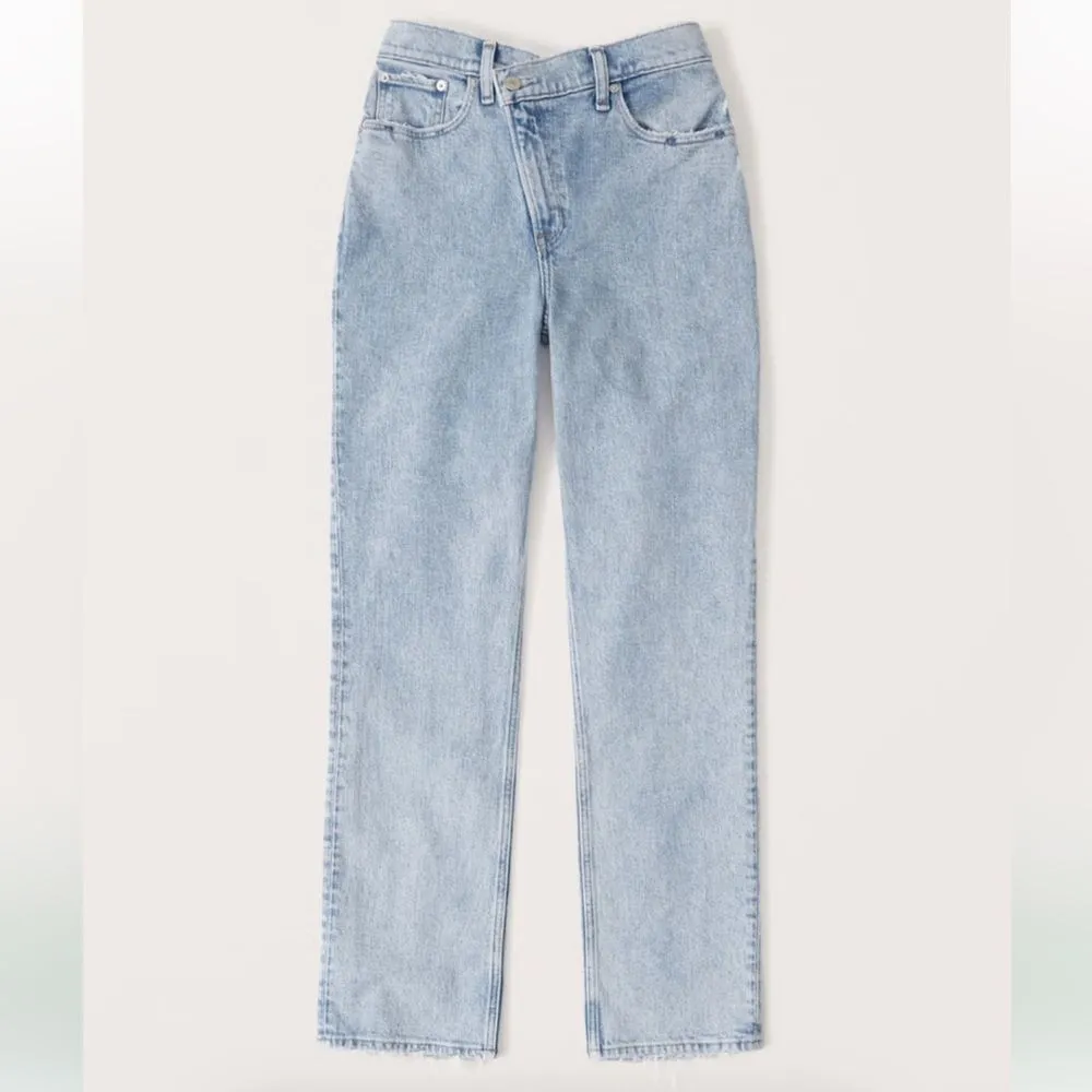 Abercrombie & Fitch 4 Asymmetrical Button Ultra High‎ Rise Straight Leg 90s Jean - Image 6