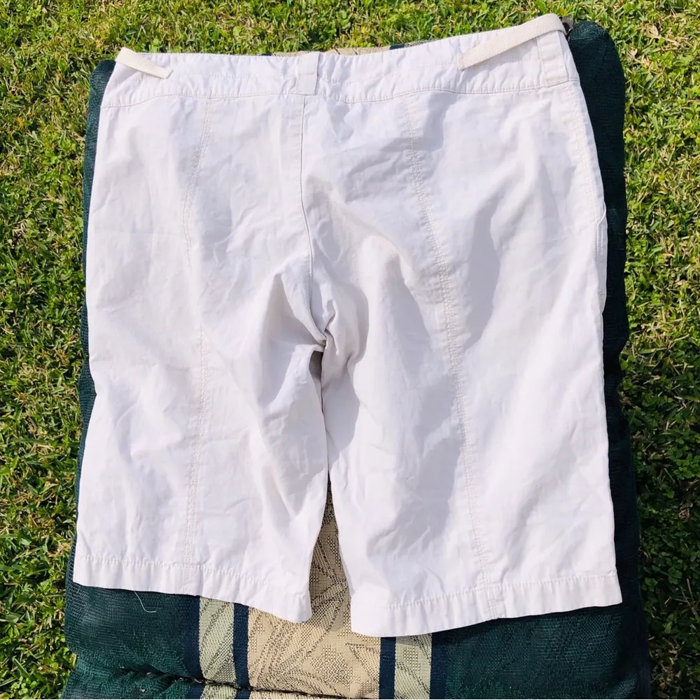 Women's Nike Golf Shorts Bermuda Length Beige M - Image 5
