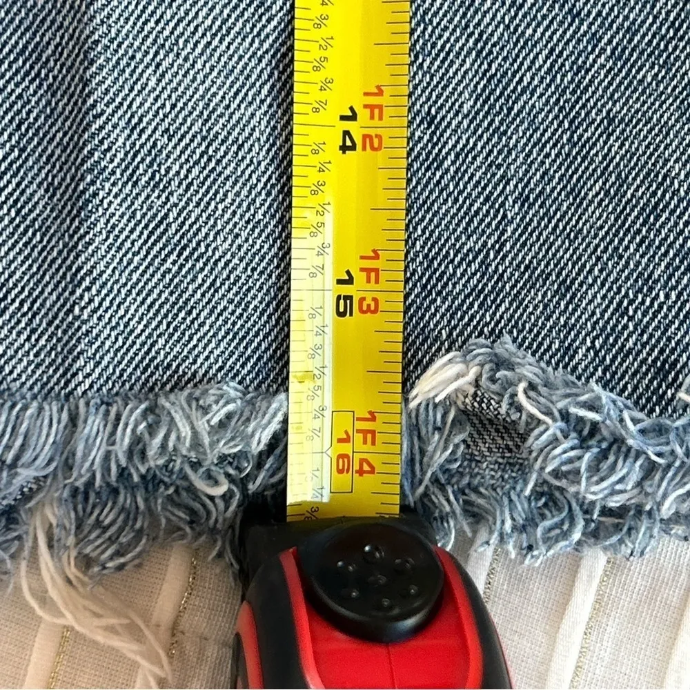 ESPRIT VTG early  90’s light wash, high-waisted mom jean shorts frayed hem Sz 5 - Image 10