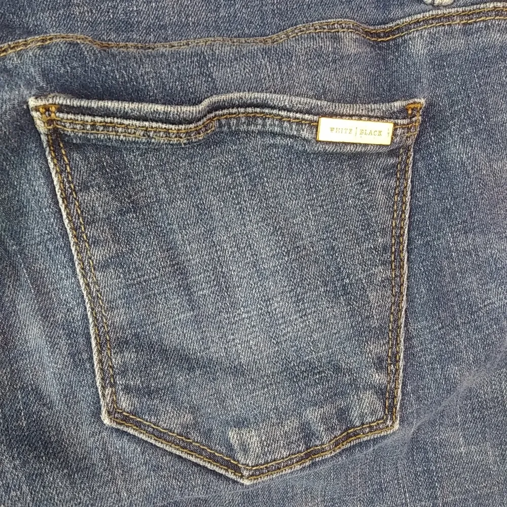 WHBM Distressed Destroyed The Skinny Jeans 2 - Image 9