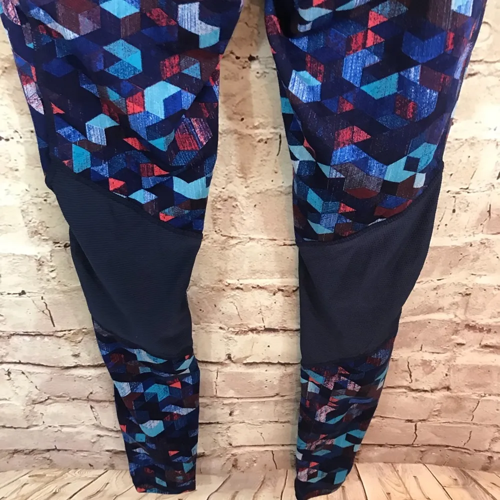 Athleta Triangular Be Free Tight Leggings Printed - Image 8