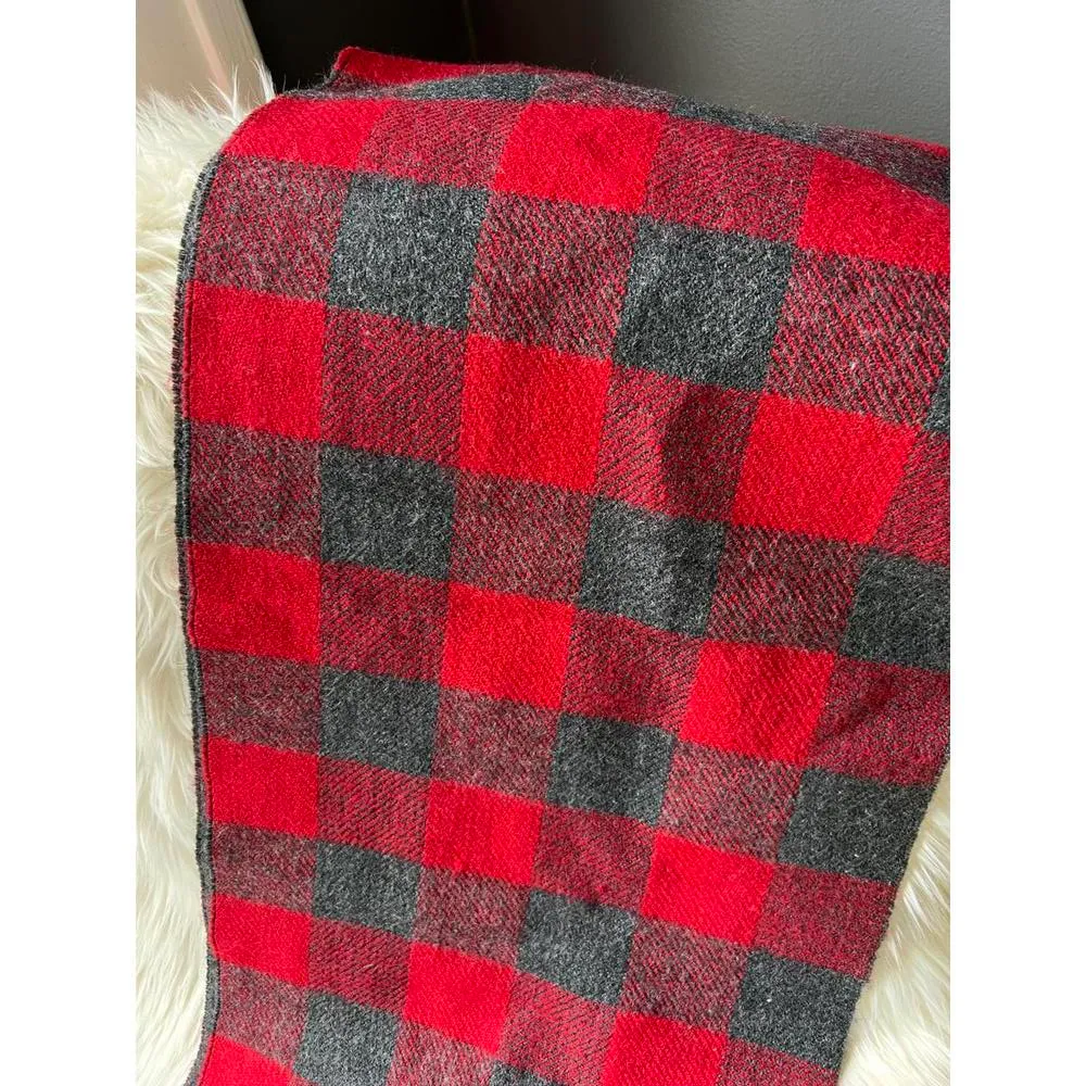 Abercrombie &Fitch Cozy Red and Gray Plaid Scarf - Ideal for Winter Warmth - Image 2