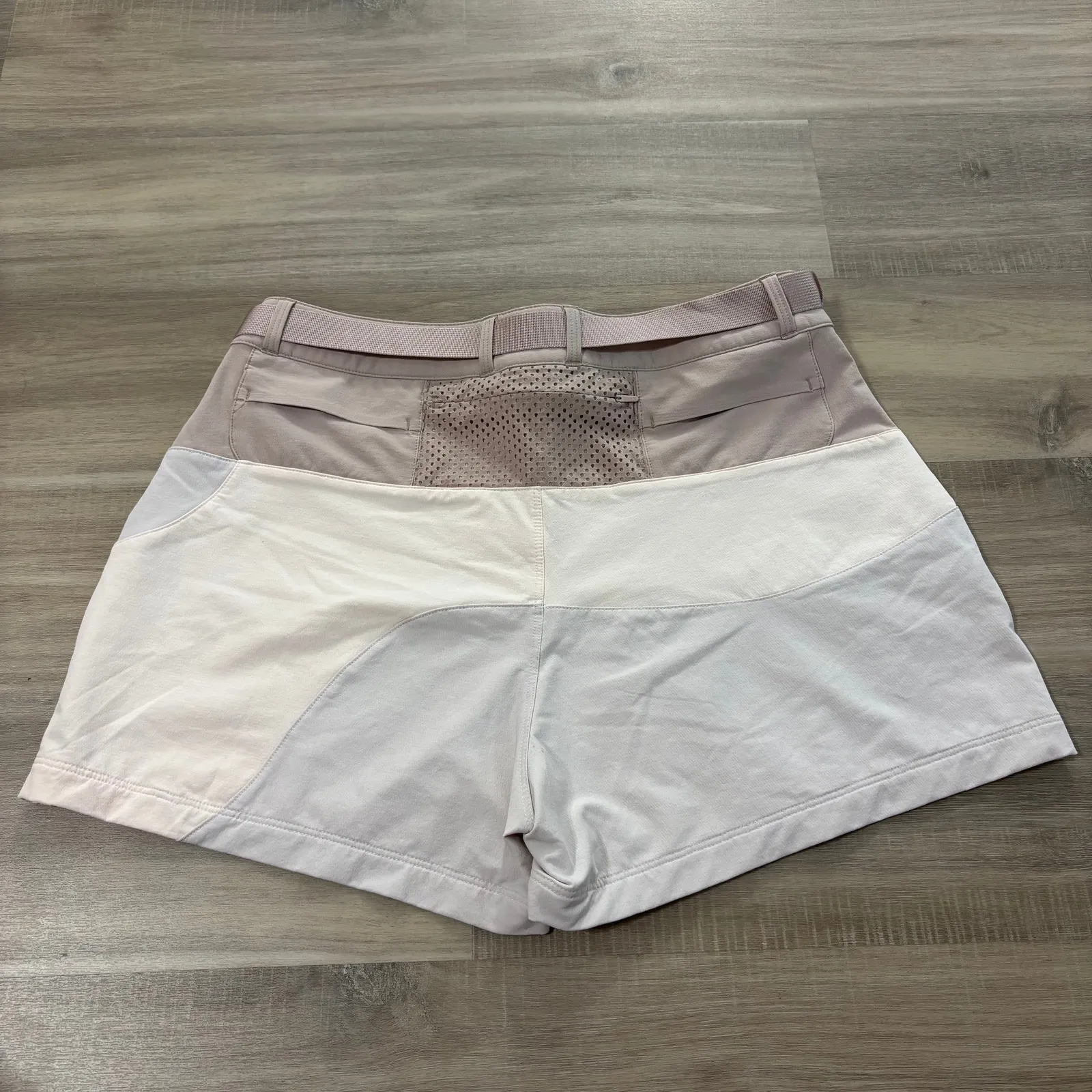 Outdoor Voices Rectrek Shorts 3” Inseam Women Size Medium Nirvana Lace Seashell - Image 4