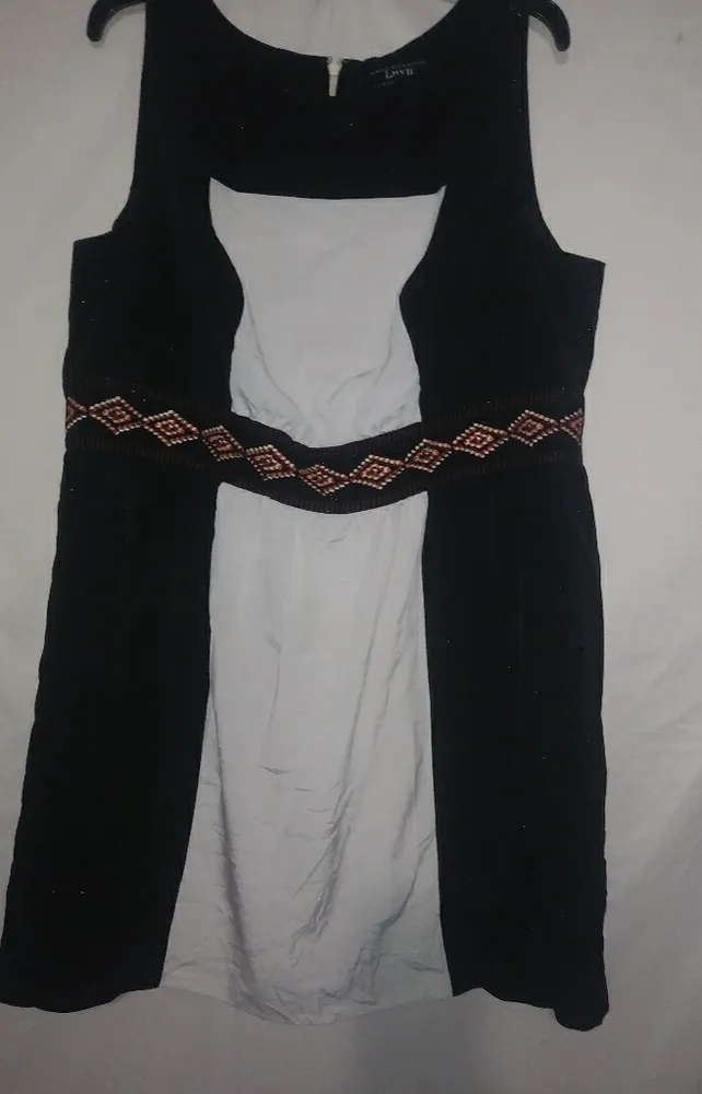 Lux II 18 Flattering Black White Dress Plus Size 18W - Image 2
